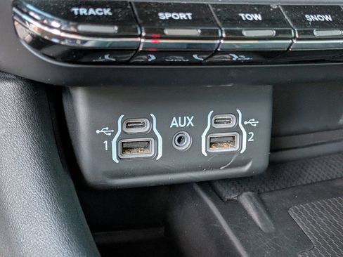 Used 2021 Dodge Durango R/T w/ Tow 'N Go Package AWD/4WD image 31
