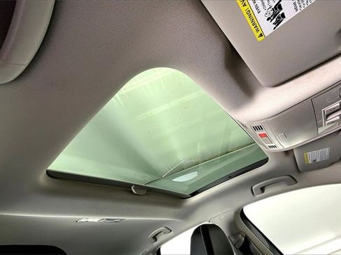 Used 2025 Volkswagen Jetta SE image 22