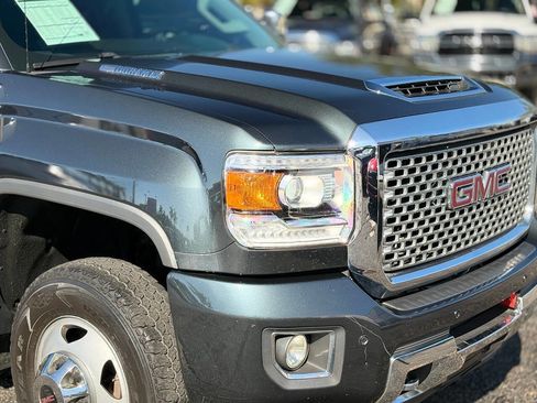 Used 2017 GMC Sierra 3500 Denali w/ Duramax Plus Package image 5