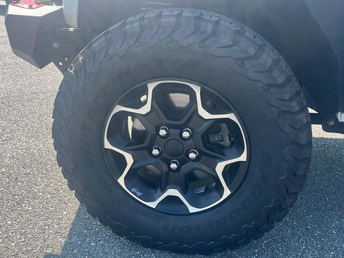 Used 2021 Jeep Wrangler Unlimited Rubicon 4xe w/ Cold Weather Group AWD/4WD image 12