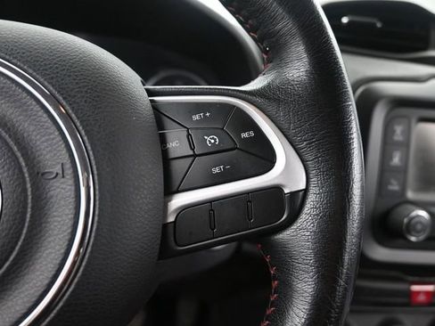 Used 2016 Jeep Renegade Trailhawk image 31