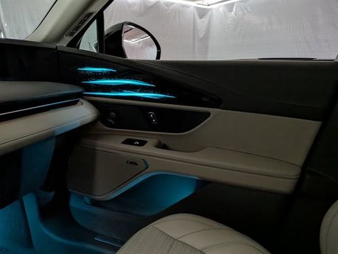 Used 2025 Lincoln Nautilus Reserve w/ Jet Appearance Package image 30