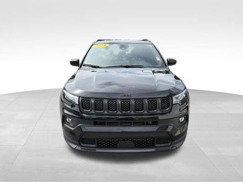 Used 2024 Jeep Compass Latitude w/ Convenience Group AWD/4WD image 7