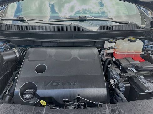 Used 2023 Chevrolet Traverse LT FWD image 30