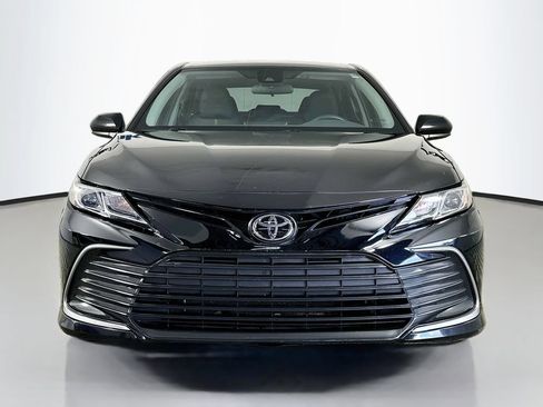 Used 2021 Toyota Camry LE FWD image 2
