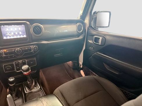 Used 2018 Jeep Wrangler Unlimited Sahara image 20