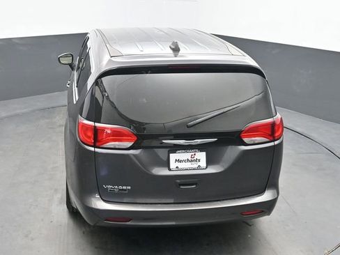 Used 2023 Chrysler Voyager LX image 27