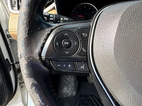 Used 2019 Toyota RAV4 XLE Premium FWD image 12