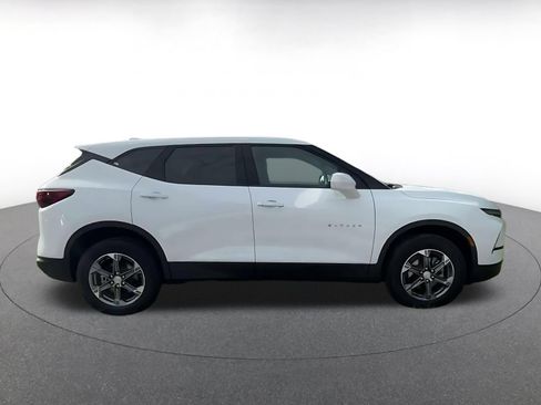 Used 2025 Chevrolet Blazer LT FWD image 15