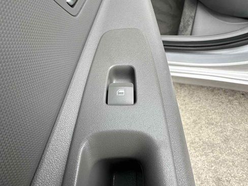 Used 2021 Hyundai Elantra SEL FWD image 38