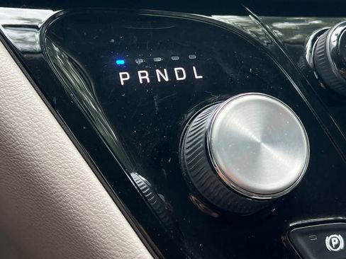 Used 2022 Chrysler Voyager LX FWD image 21