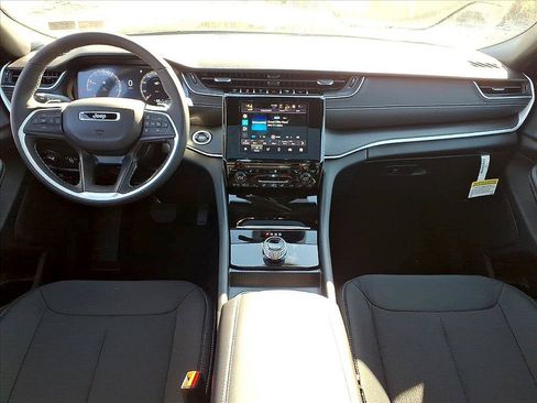 New 2025 Jeep Grand Cherokee Laredo X w/ Luxury Tech Group I AWD/4WD image 5