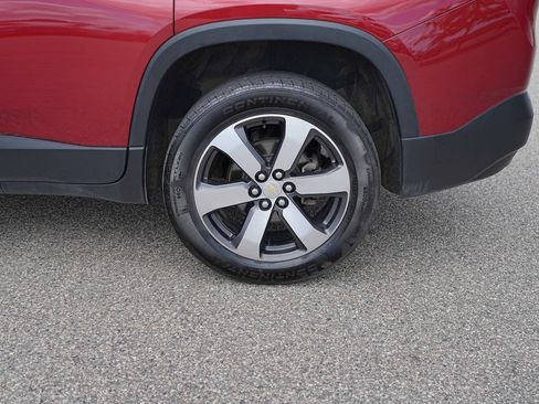 Used 2022 Chevrolet Traverse LT w/ LT Premium Package AWD/4WD image 13