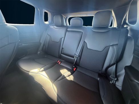 New 2026 Jeep Compass Latitude image 16