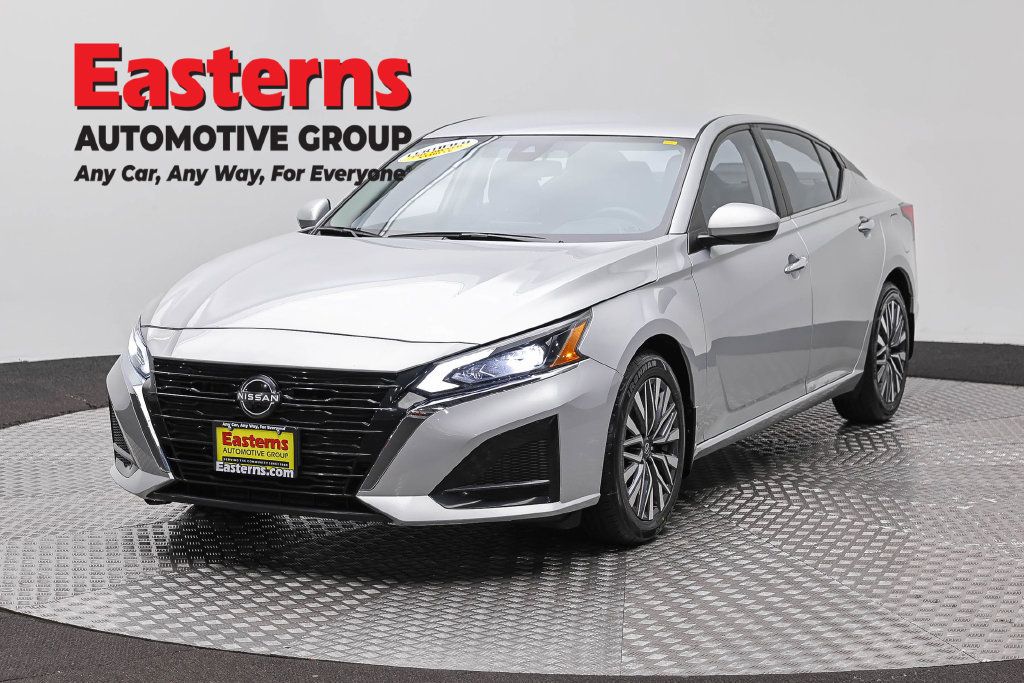 Used 2023 Nissan Altima 2.5 SV FWD image 1