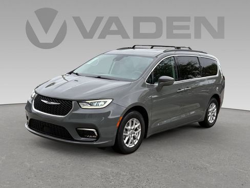 Used 2022 Chrysler Pacifica Touring-L image 24