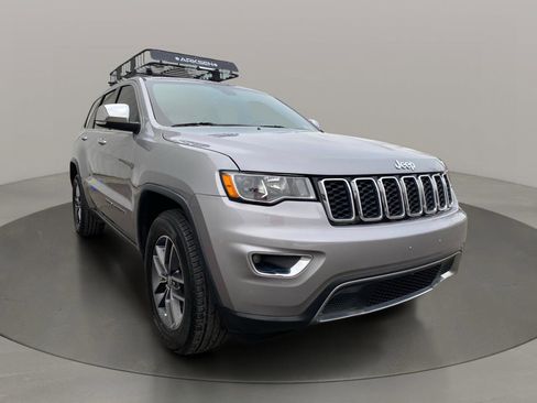 Used 2017 Jeep Grand Cherokee Limited image 8