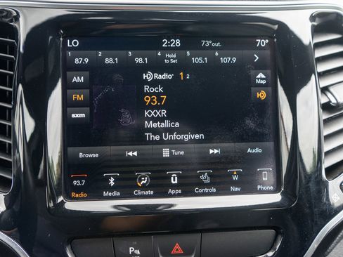 Used 2019 Jeep Cherokee High Altitude AWD/4WD image 18