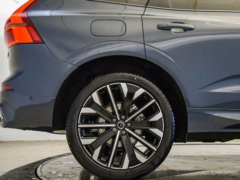 New 2026 Volvo XC60 B5 Ultra w/ Protection Package Premier AWD/4WD image 11