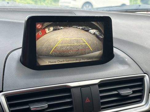 Used 2017 MAZDA MAZDA3 Touring FWD image 21