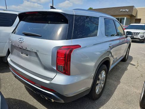 Used 2025 Hyundai Palisade SEL FWD image 3