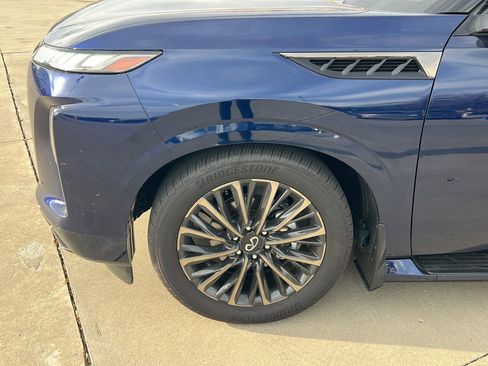 New 2026 INFINITI QX80 Autograph w/ Premium Cargo Package image 9