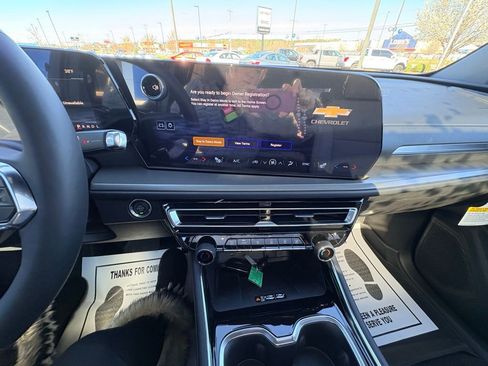 New 2026 Chevrolet Traverse LT w/ Sun and Wheel Package FWD image 27