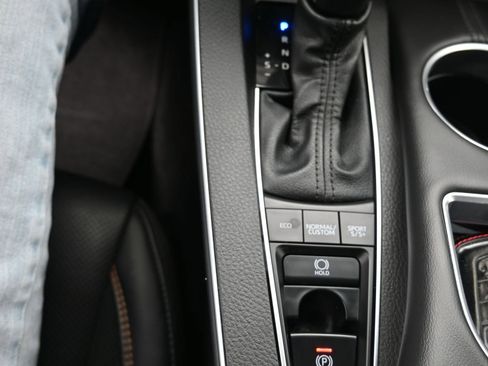 Used 2022 Toyota Avalon Touring image 25