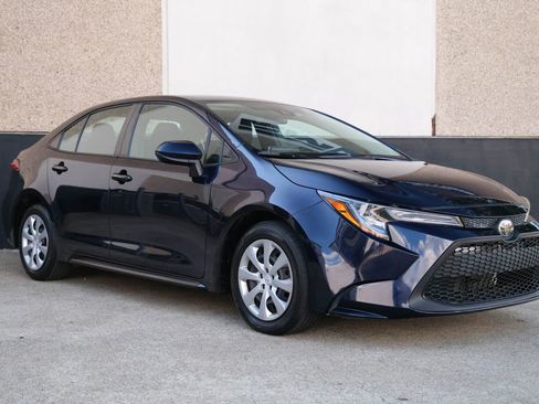 Used 2021 Toyota Corolla LE image 4