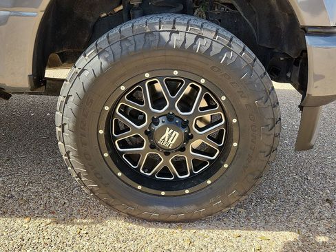 Used 2022 Ford F250 Platinum w/ FX4 Off-Road Package image 7