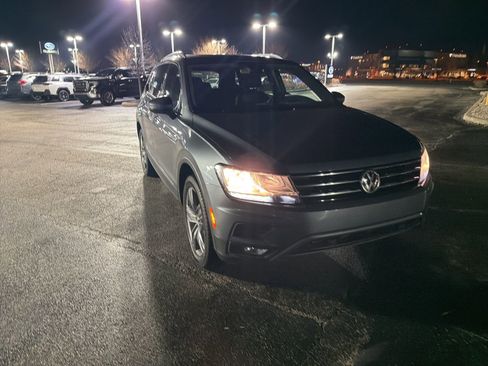 Used 2020 Volkswagen Tiguan SEL image 4