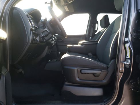 Used 2024 RAM 2500 Tradesman w/ Chrome Appearance Group image 12