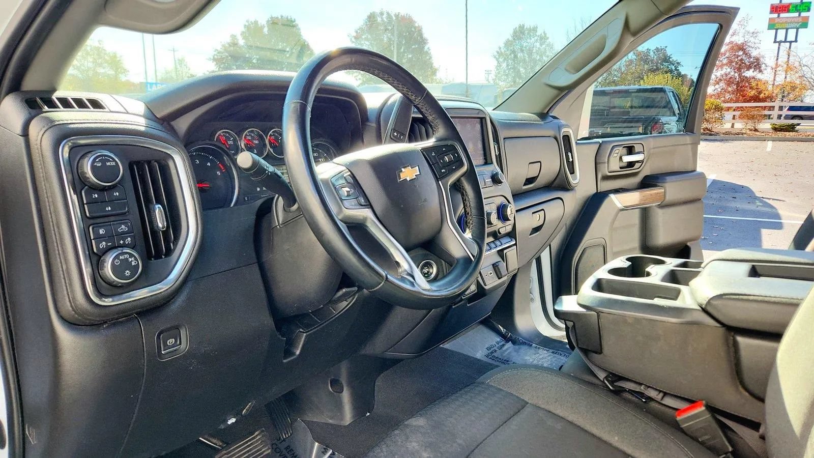 Used 2023 Chevrolet Silverado 2500 LT w/ Convenience Package AWD/4WD image 11