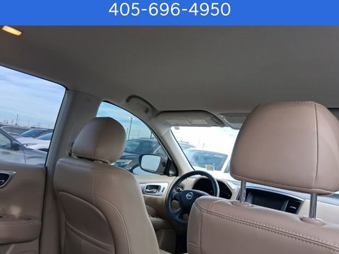 Used 2019 Nissan Pathfinder SL w/ Cargo Package image 12