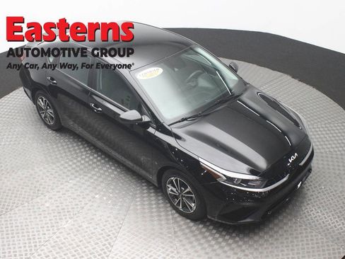 Used 2023 Kia Forte LXS FWD image 3