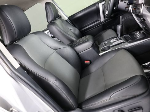 Used 2021 Toyota 4Runner SR5 Premium AWD/4WD image 32