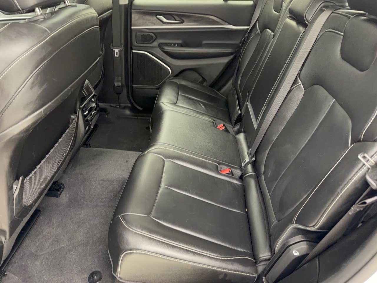 Used 2022 Jeep Grand Cherokee Limited RWD image 25