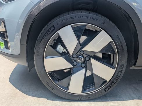 Certified 2023 Volvo C40 P8 Recharge Ultimate w/ Protection Package Premier AWD/4WD image 9