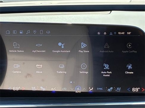 New 2025 Chevrolet Suburban Premier image 25