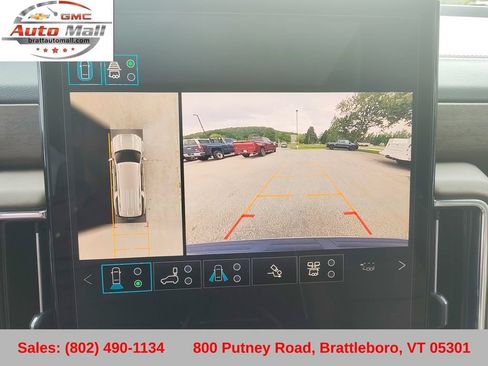 Used 2025 GMC Yukon XL Denali Ultimate AWD/4WD image 22