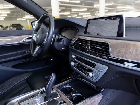 Used 2020 BMW 740i w/ M Sport Package RWD image 30