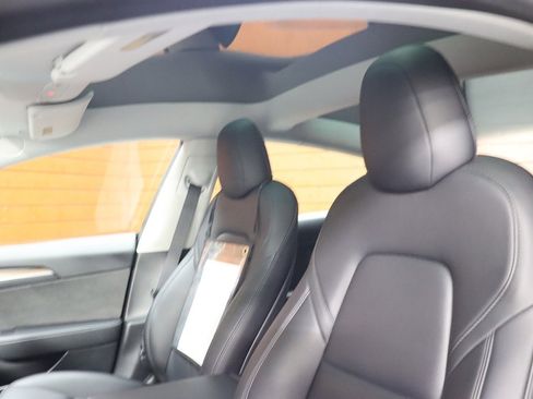 Used 2023 Tesla Model 3 Standard Range image 28