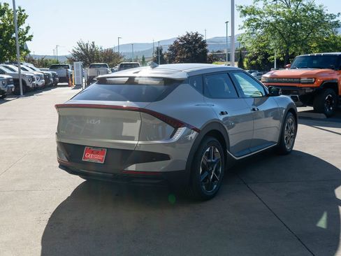 New 2026 Kia EV6 Light AWD/4WD image 7