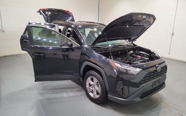 Used 2025 Toyota RAV4 XLE AWD/4WD image 15