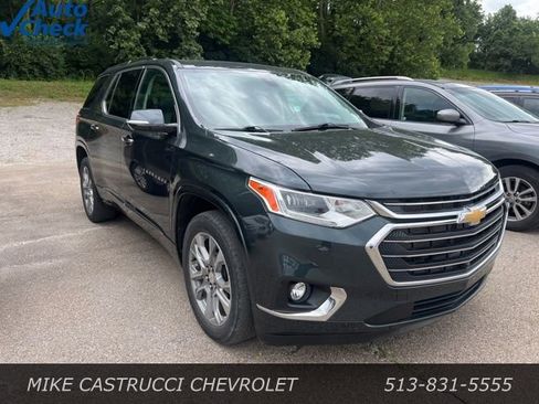 Used 2020 Chevrolet Traverse Premier FWD image 2