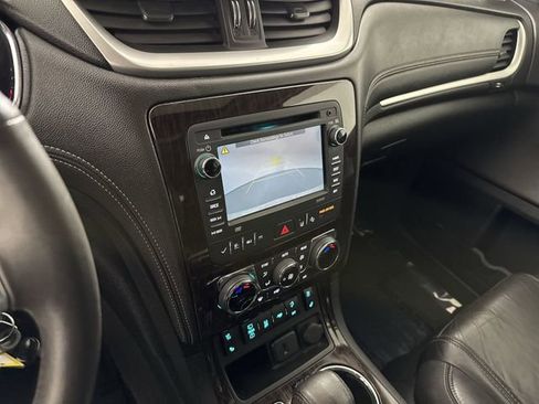 Used 2015 Chevrolet Traverse LTZ image 9