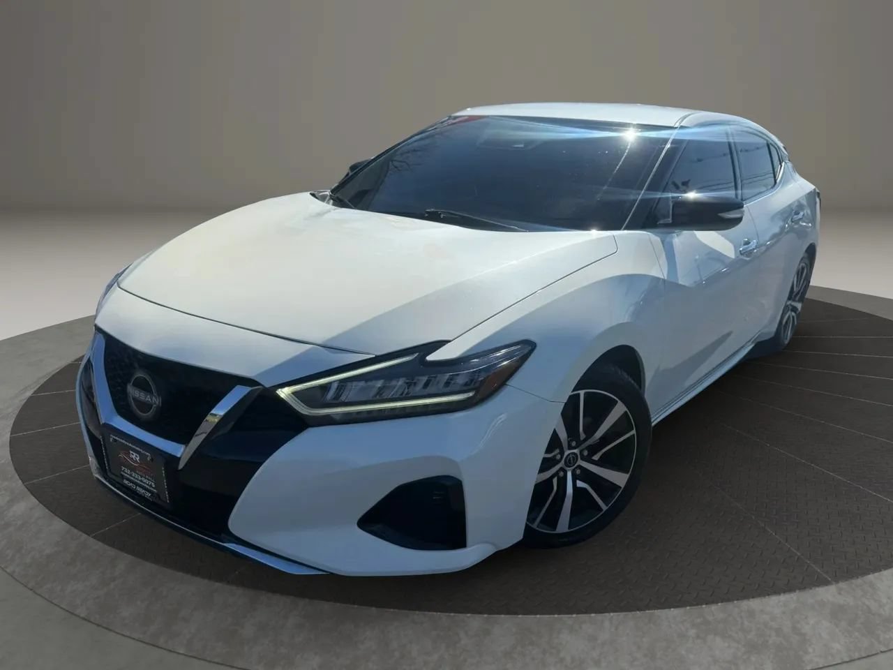 Used 2023 Nissan Maxima SV w/ Floor Mat Group FWD image 2