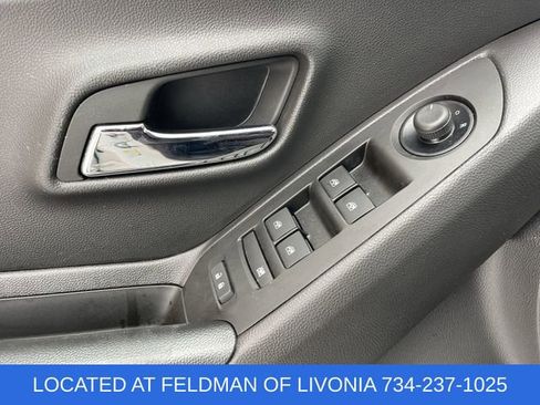 Certified 2022 Chevrolet Trax LT w/ LT Convenience Package image 22