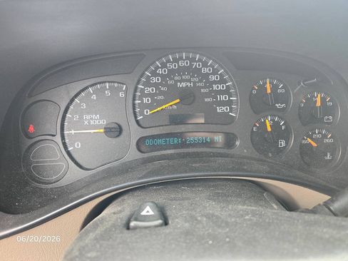 Used 2003 Chevrolet Suburban LT w/ LT Preferred Equipment Group AWD/4WD image 13