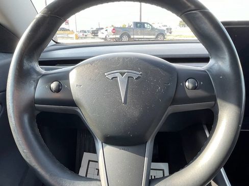 Used 2018 Tesla Model 3 Long Range RWD image 16